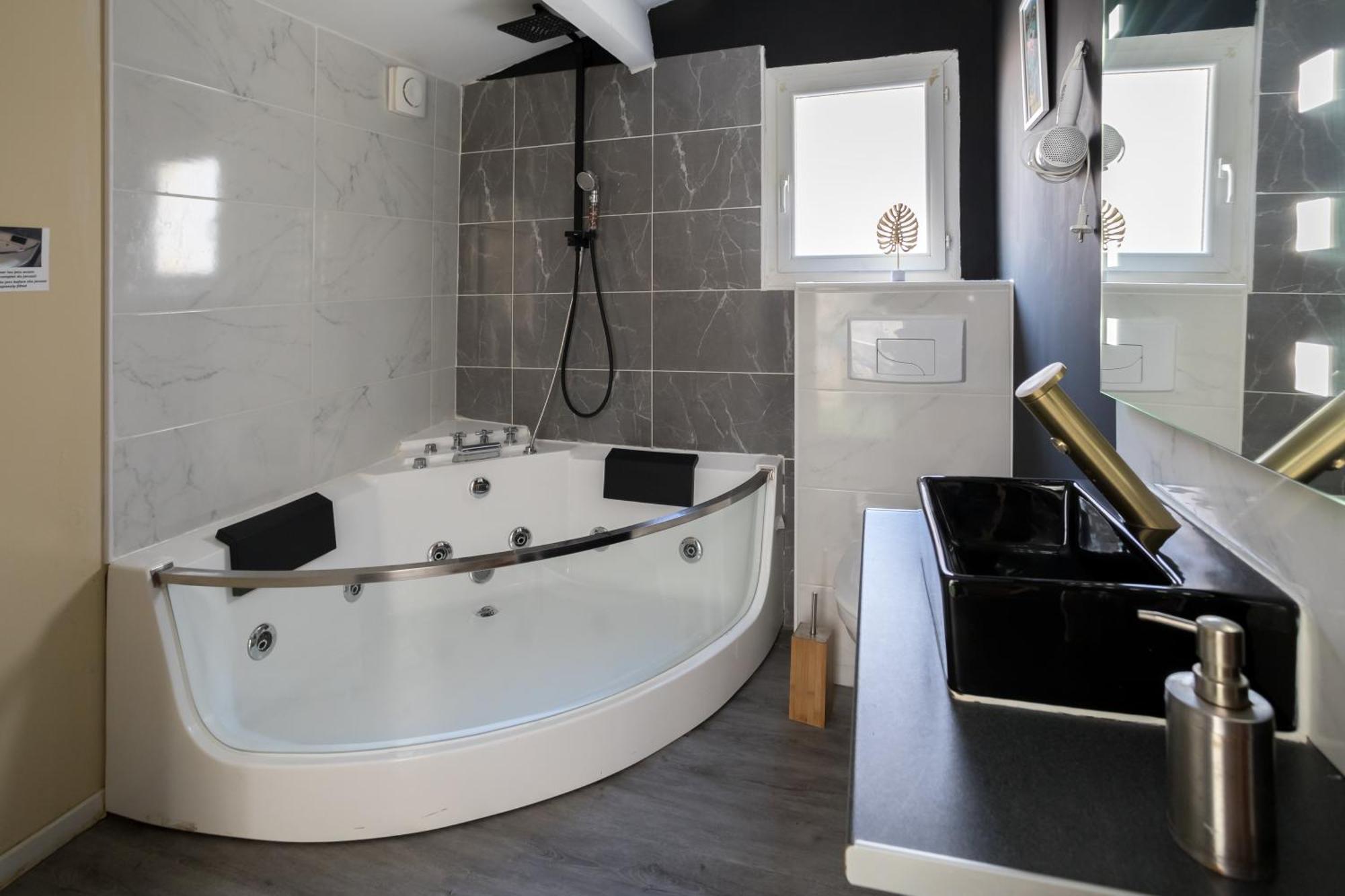 Apartamento Jacuzzi Terrasse Centre Narbona Exterior foto